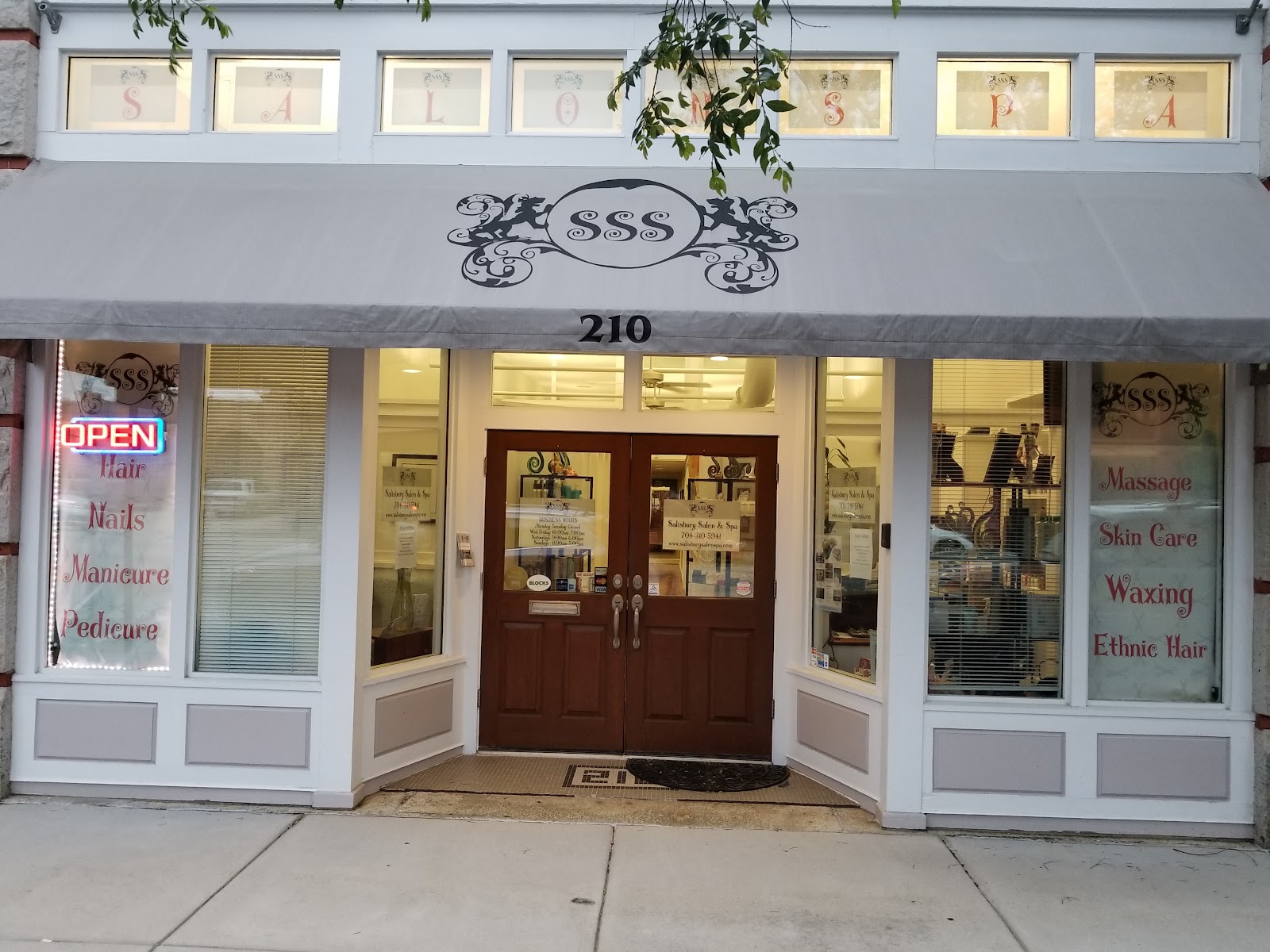 Salisbury Salon & Spa nail photo 2